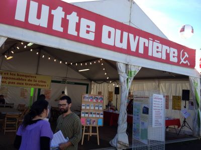 Stand de Lutte Ouvrière à la Fête de l'Humanité 2013.jpg