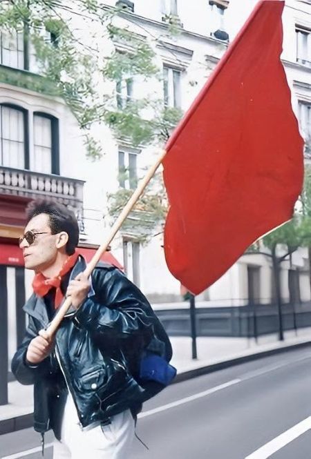 Drapeau rouge.jpg